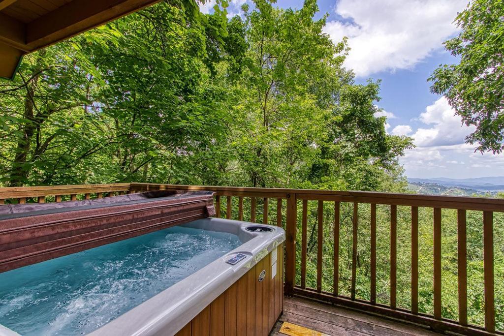 Serenity Heights, Amazing Views, Hot Tub Pool Access, 1089 Free Tickets Each Paid Day, Dollywood Gatlinburg Ngoại thất bức ảnh